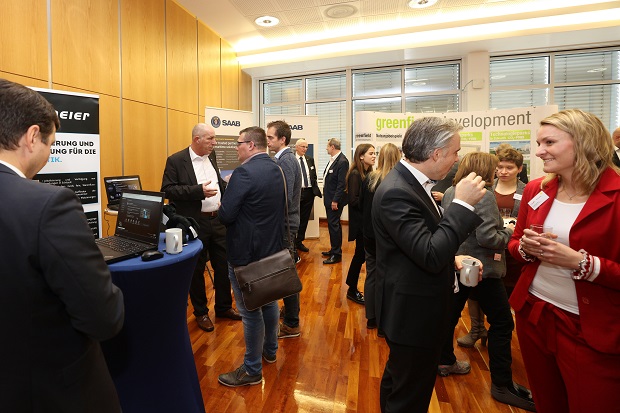 Das Logistik Forum Nürnberg bietet mit seiner Fachausstellung für Unternehmen die Möglichkeit, sich und ihre innovativen Lösungen zu präsentieren. Bildrechte: CNA e.V./Fuchs